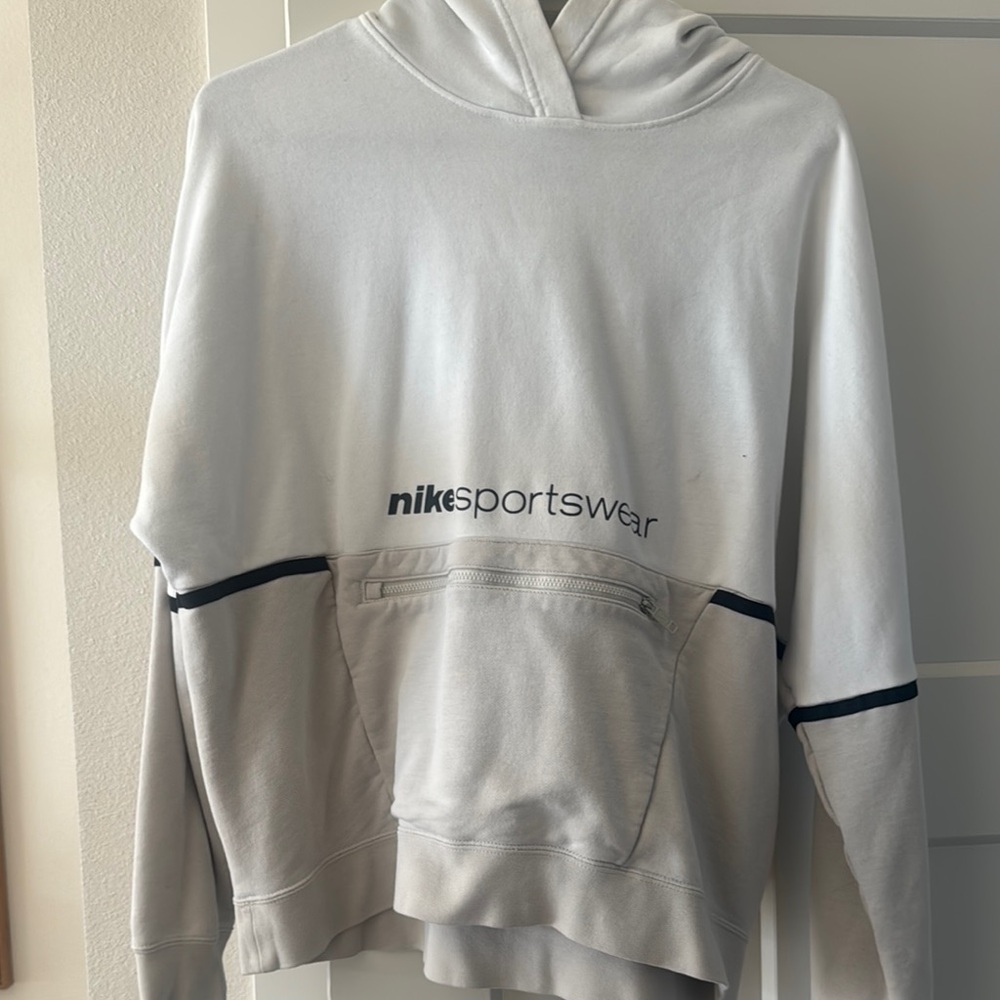 Nike Sweatshirt Minimalist Design